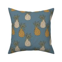 PINEAPPLE BLUE - Stephanie Elvelyck 