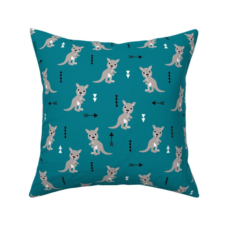 HOME_GOOD_SQUARE_THROW_PILLOW