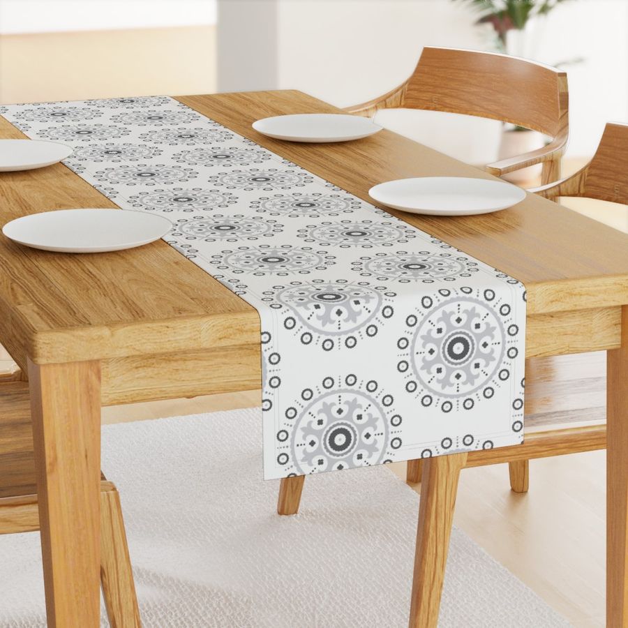 HOME_GOOD_TABLE_RUNNER