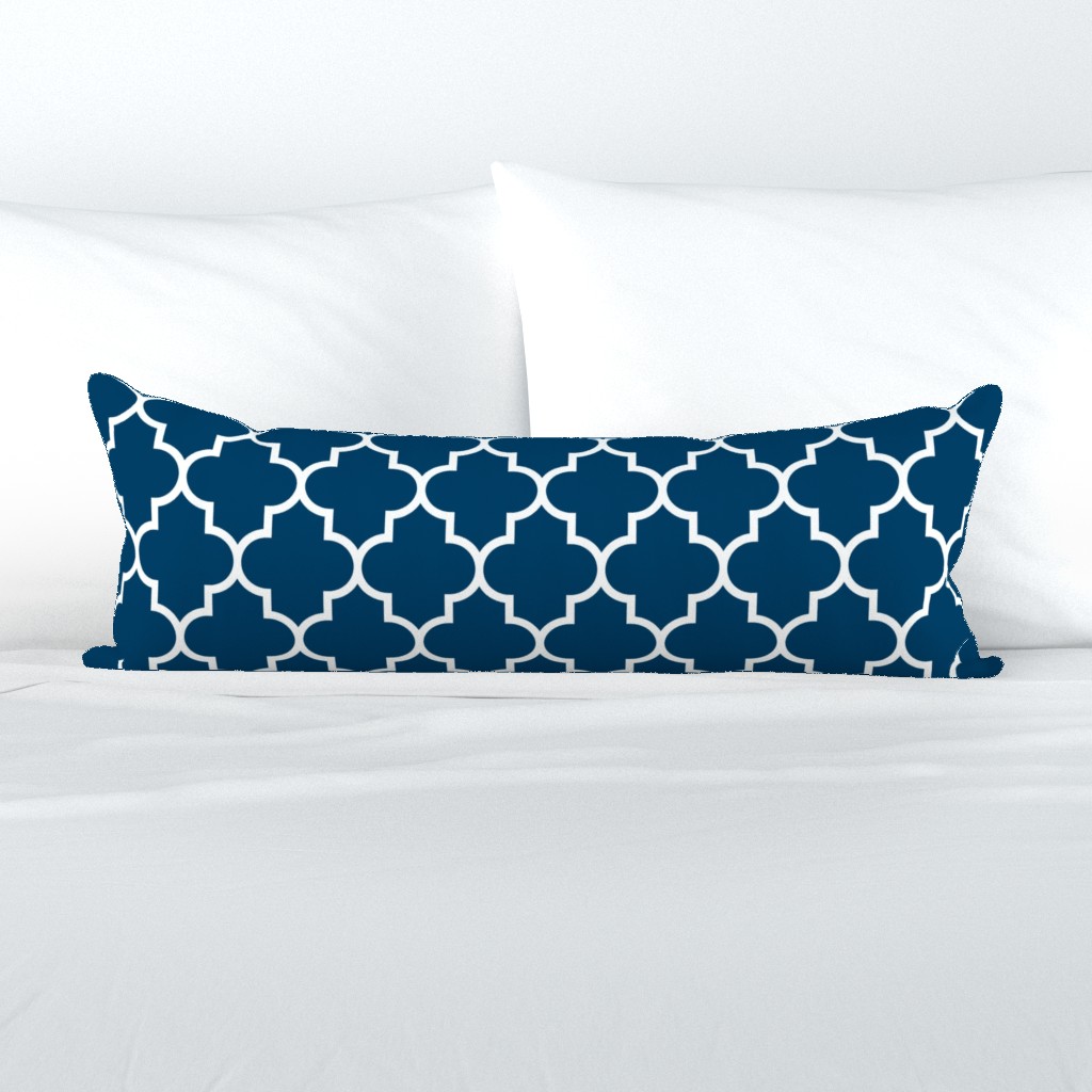 quatrefoil LG navy blue