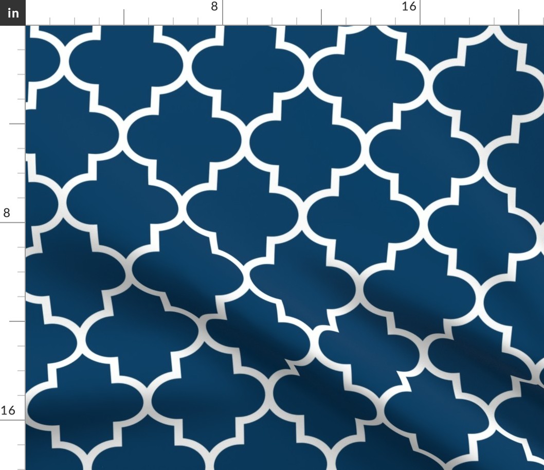 quatrefoil LG navy blue