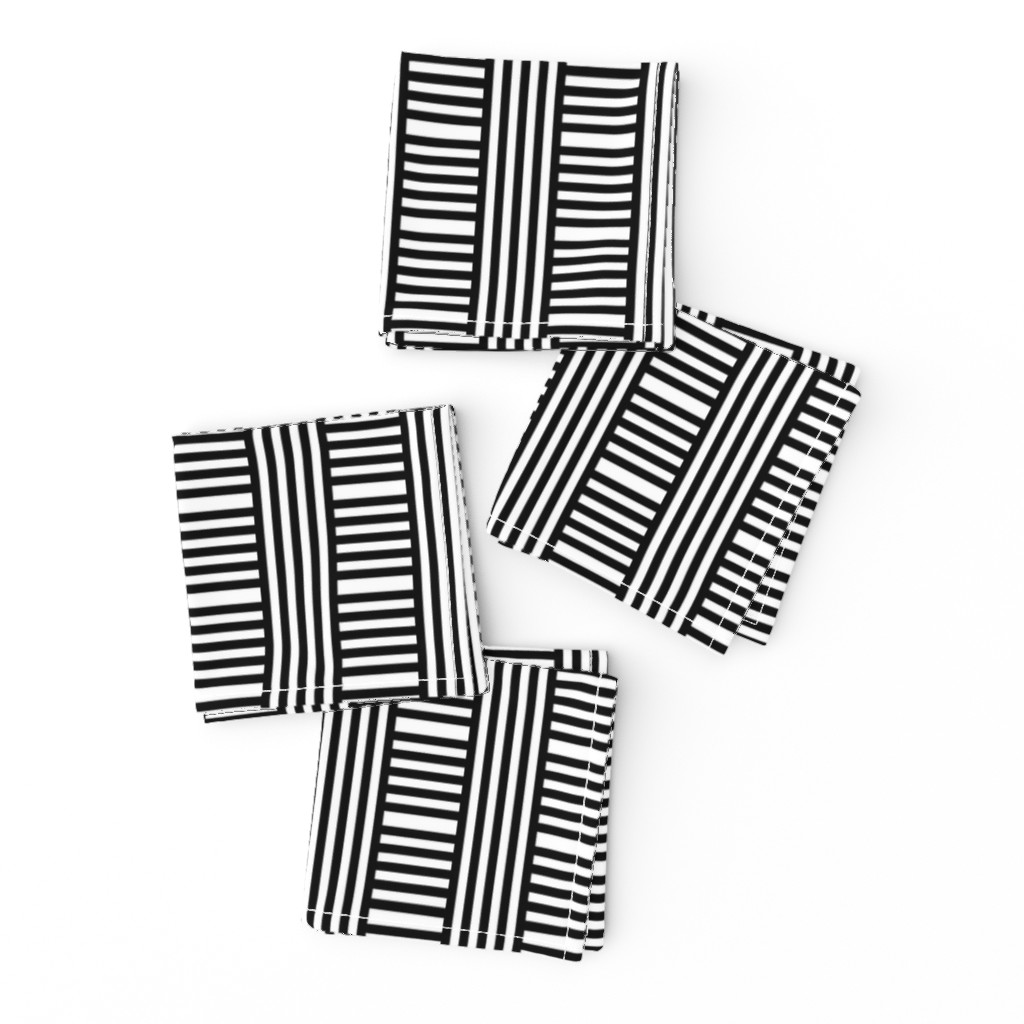 Geometric stripe play 2 after Hoffman, black + white by Su_G_©SuSchaefer