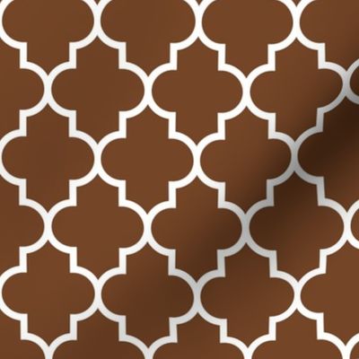 quatrefoil MED chocolate brown #744527