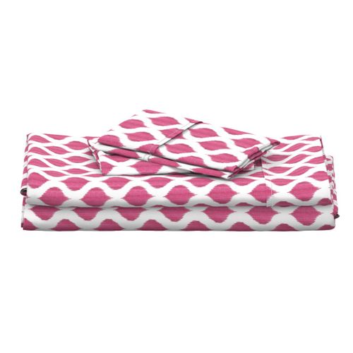 Small Scale Lela Ikat in Fuschia