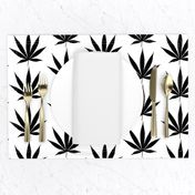 Black&White cannabis leaf