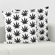 Black&White cannabis leaf