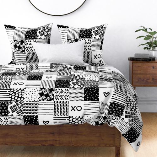 XO XO heart wholecloth – black white