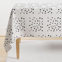 Confetti Dots Checkered – black white