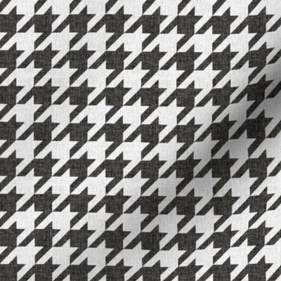 Small Houndstooth in Black Linen