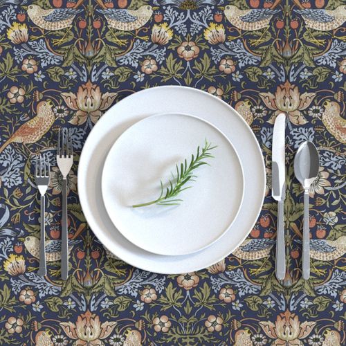 HOME_GOOD_RECTANGULAR_TABLE_CLOTH