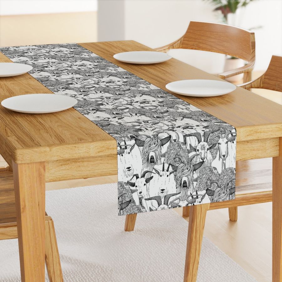 HOME_GOOD_TABLE_RUNNER