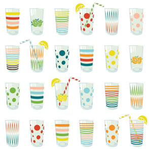 Old-Fashioned Lemonade Wallpaper || served in vintage glasses