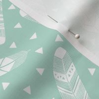 Feathers - White Mint