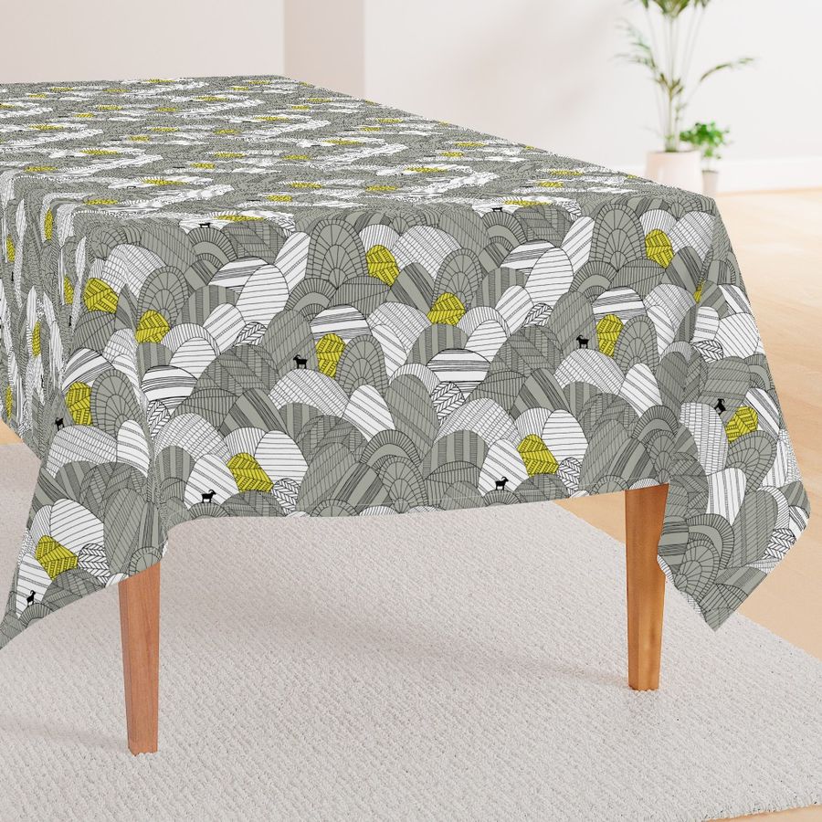 HOME_GOOD_RECTANGULAR_TABLE_CLOTH