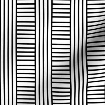 Geometric stripe play after Hoffman, black + white by Su_G_©SuSchaefer
