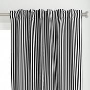  Stripes - Vertical - 0.5 inch (1.27cm) - Black (#000000) & White (#FFFFFF)