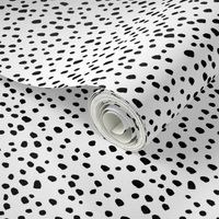 Black Dots on White by Minikuosi