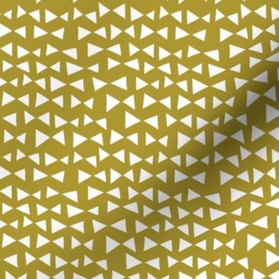 bow tri // golden olive triangles deer quilt coordinate 