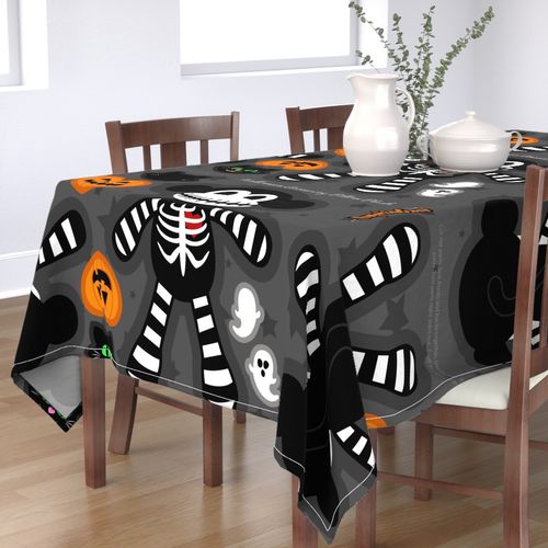 HOME_GOOD_RECTANGULAR_TABLE_CLOTH