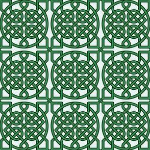 Celtic Knot - 39 crossings (kelly green) - 2in