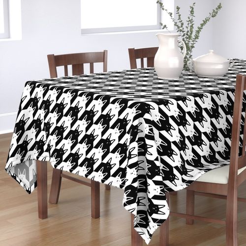 HOME_GOOD_RECTANGULAR_TABLE_CLOTH