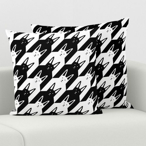 HOME_GOOD_SQUARE_THROW_PILLOW