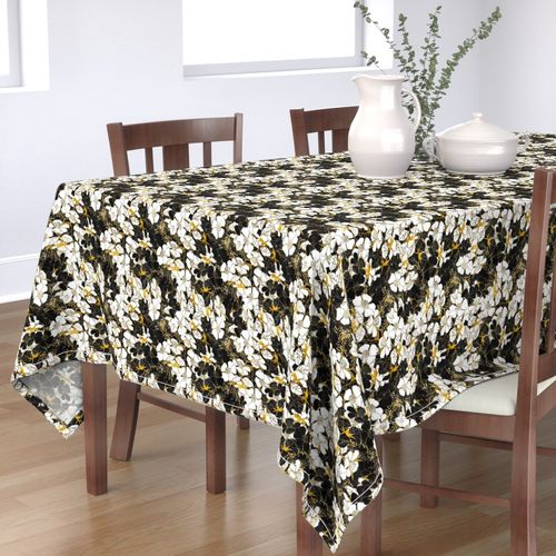 HOME_GOOD_RECTANGULAR_TABLE_CLOTH