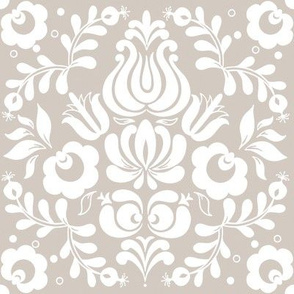 Ingela in white on Belgian linen