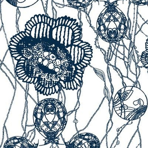 blue &white lace flowers-pen