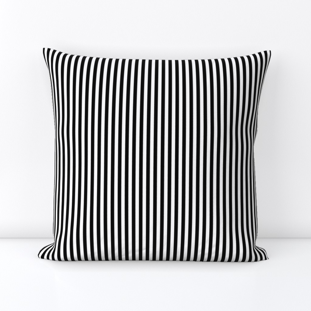 Black and White Stripes (Four to an Inch)