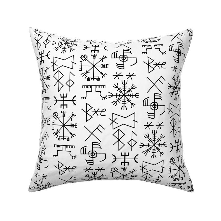 HOME_GOOD_SQUARE_THROW_PILLOW