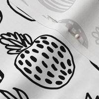 pineapple // black and white tropical summer trendy fruit design