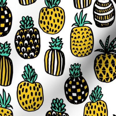 pineapple // summer fruit tropical yellow exotic 