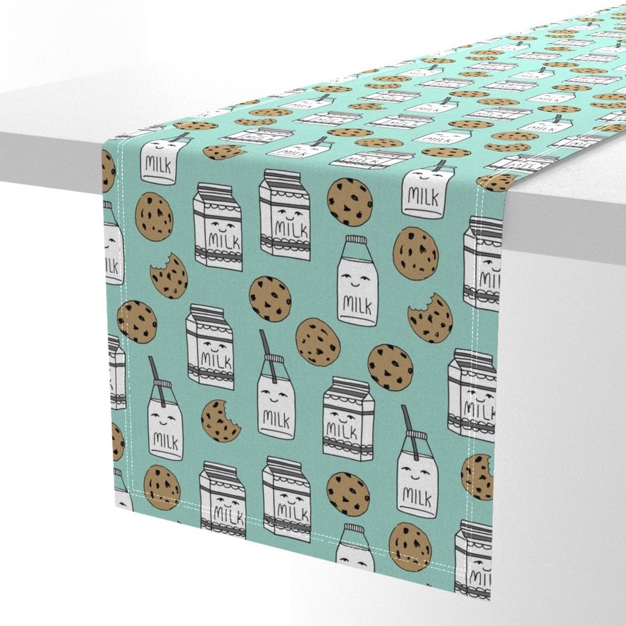 HOME_GOOD_TABLE_RUNNER