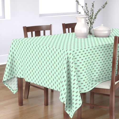 HOME_GOOD_RECTANGULAR_TABLE_CLOTH