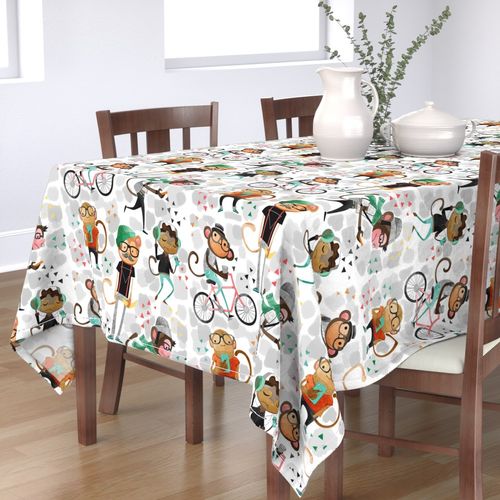 HOME_GOOD_RECTANGULAR_TABLE_CLOTH