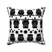 owl border in black & white