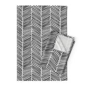 Freeform Arrows Large in black on white