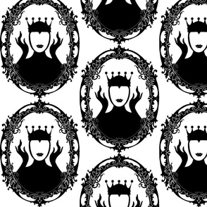 Evil_Queen_oval_frame_swirly