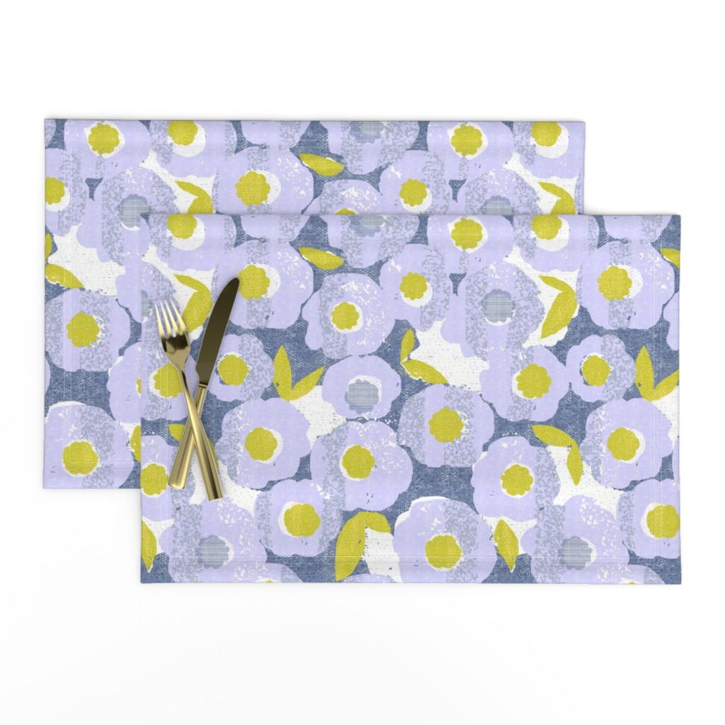 spring blooms in the rain-periwinkle-flowers