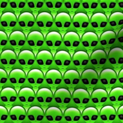 Aliens in a row- green small 