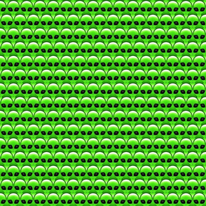Aliens in a row- green small 