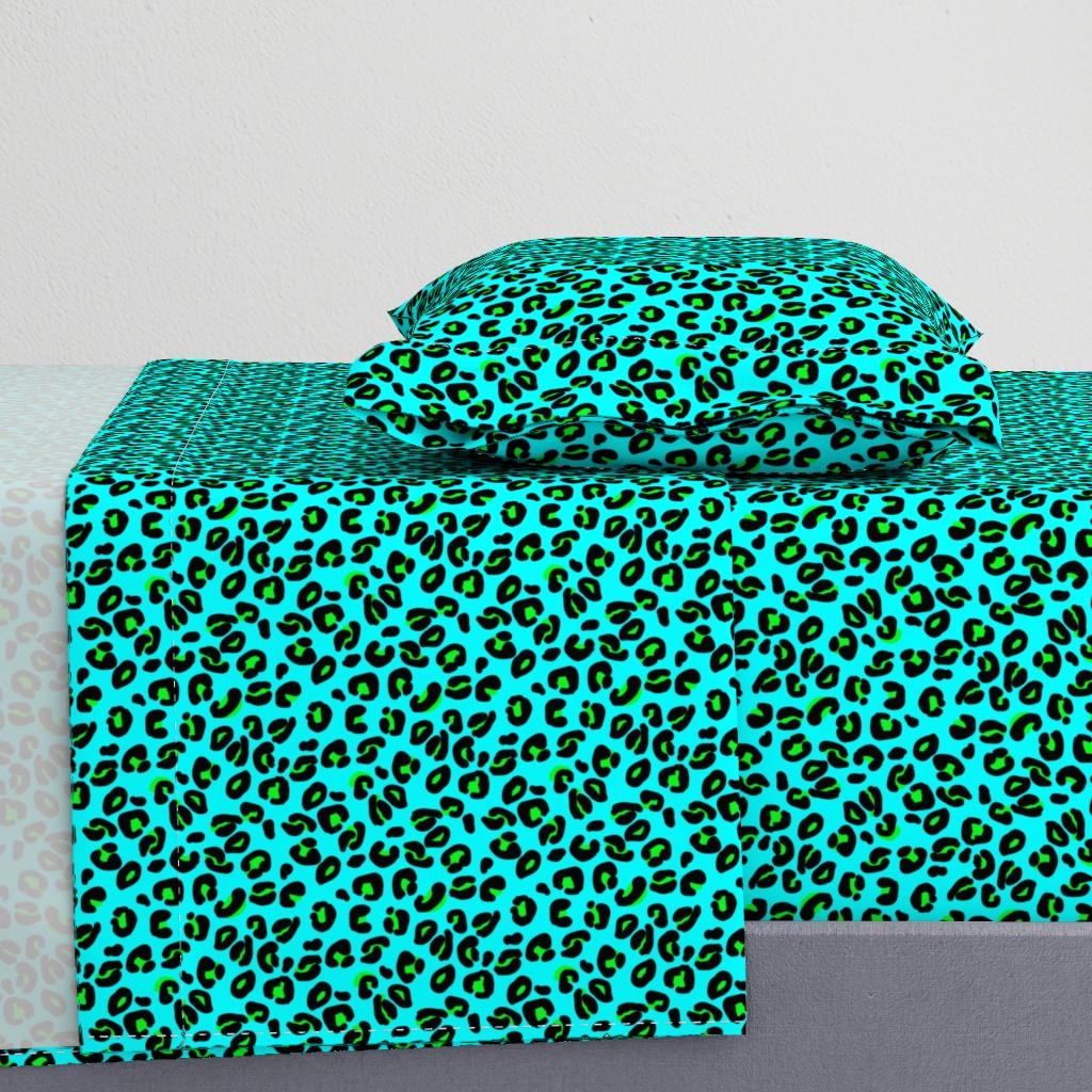 Leopard Spots Aqua