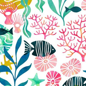 Ocean plants and fish in watercolor