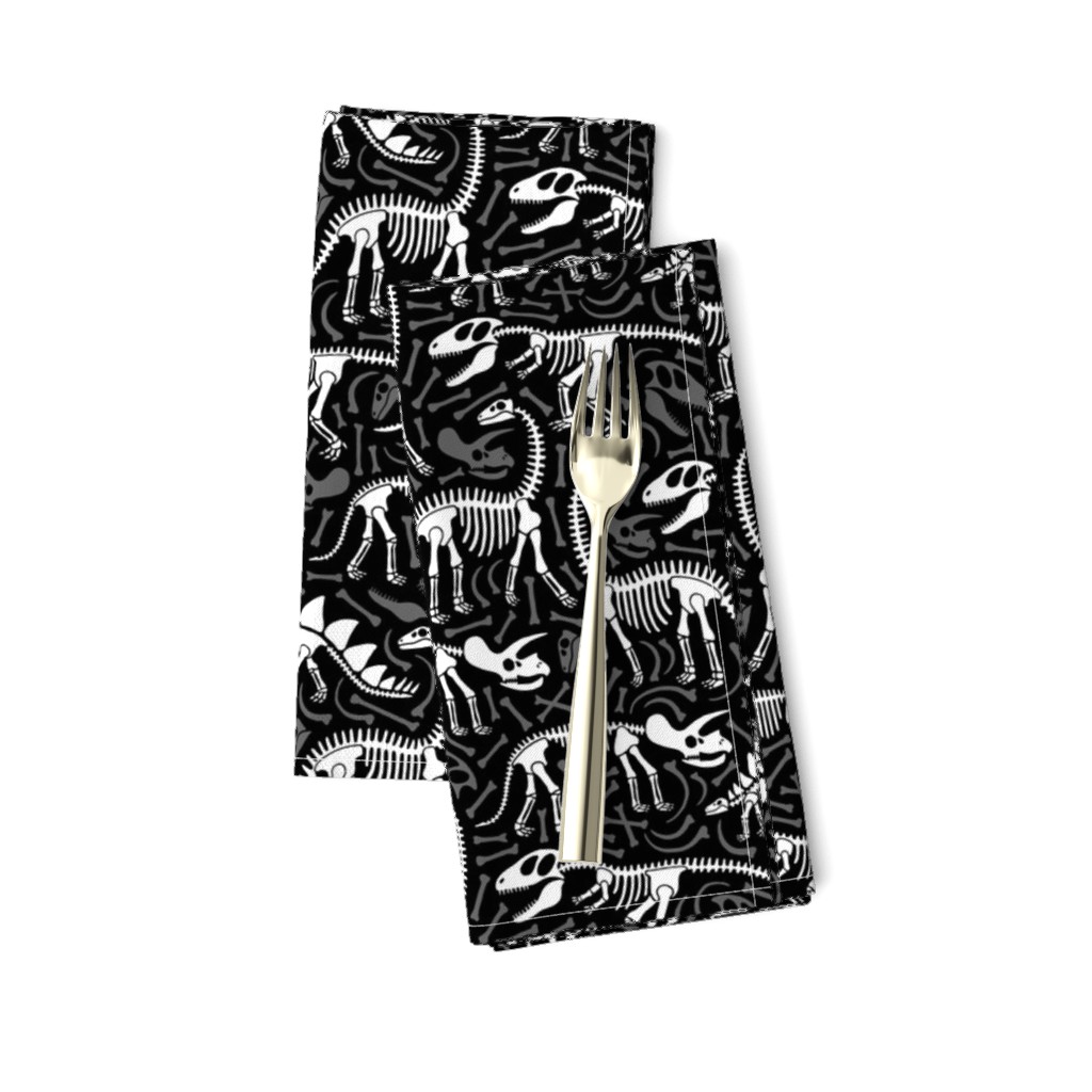 Dinosaurs and bones (black)