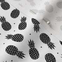 Pineapples Black & White - xs