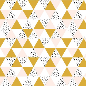 triangle wholecloth // pale pink + gold + b/w dots // small