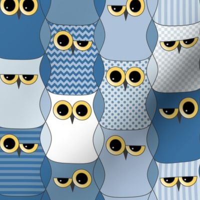 Interlocking blue owls (light)