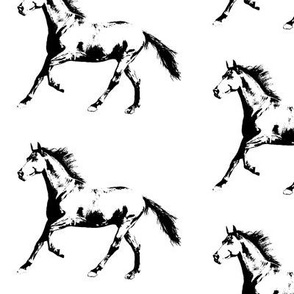 Horse Trot - White - Large (4")