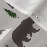 Bear_in_the_forest_green